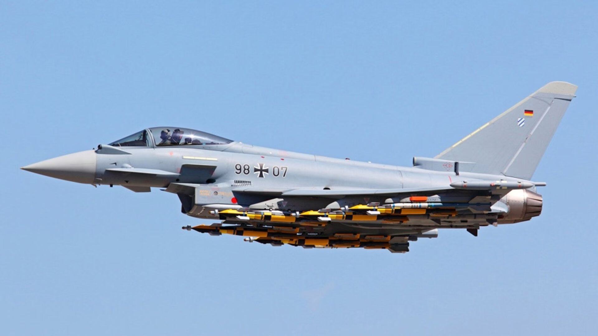 “未来中国足球领军人物评选活动火热进行中”，中国男足未来之星