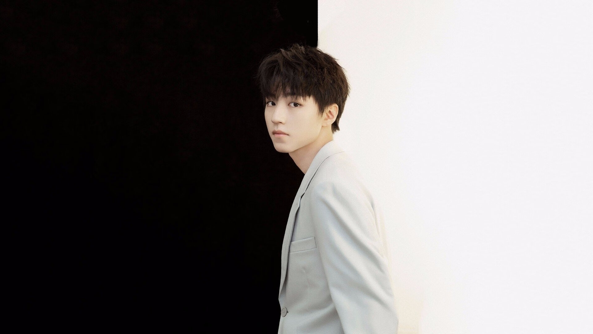 “穿越荒漠：金色大沙丘的极速战场”，2020穿越沙漠